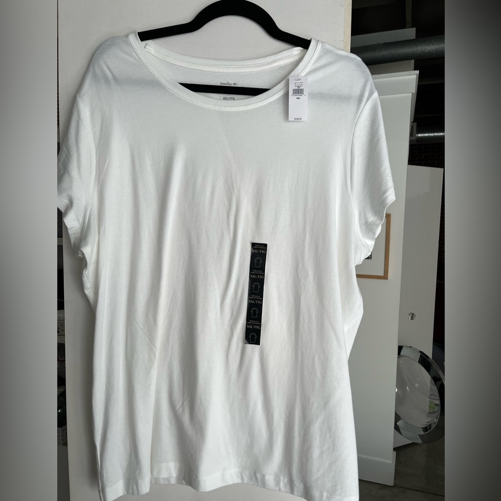 Women’s white Tshirt, Banana Republic